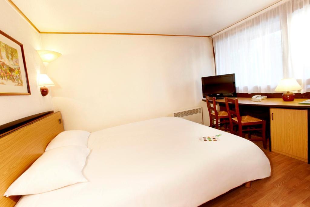 Campanile Hotel Mayenne Quarto foto