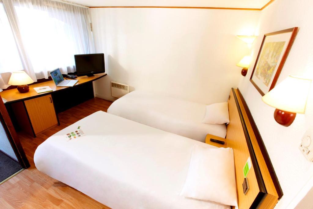 Campanile Hotel Mayenne Quarto foto