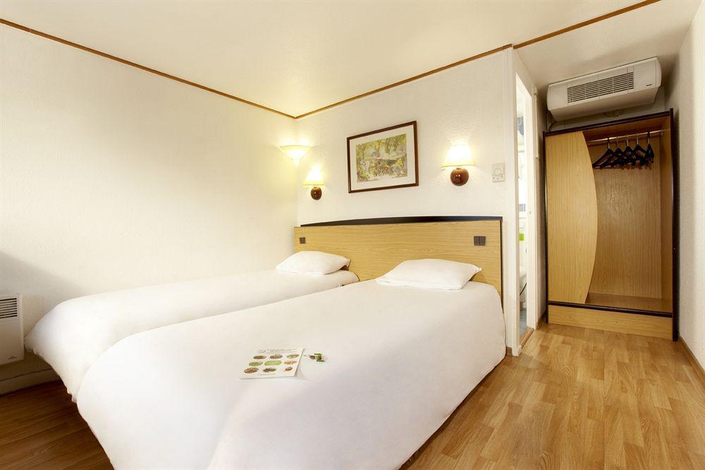 Campanile Hotel Mayenne Quarto foto